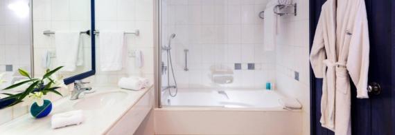 Coral Beach Hotel Resort swim camp photo 3